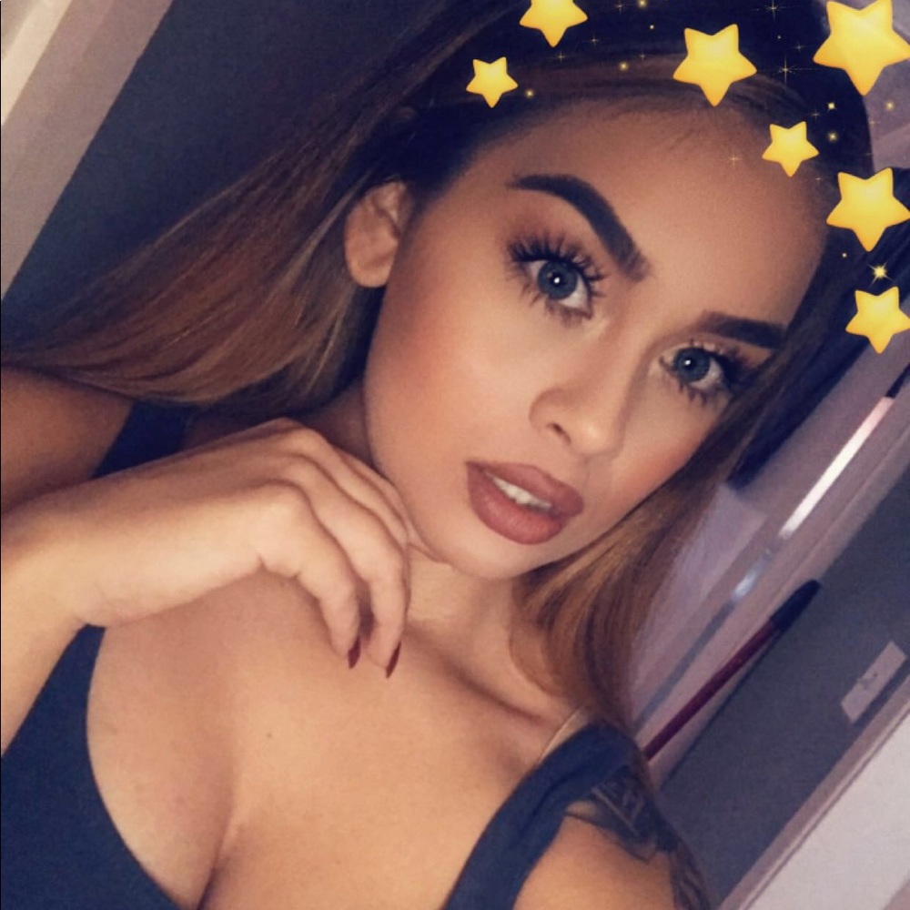 Meet your Posher, Alexandra